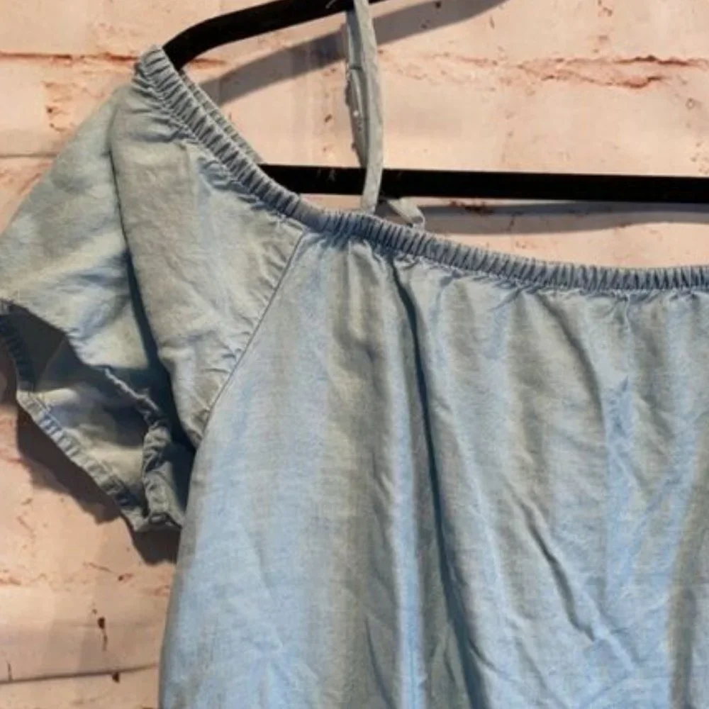 OLD NAVY dress M Eyelet blue chambray cold shoulder EUC - Picture 7 of 11